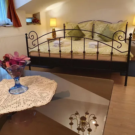 Karmelita Boutique Apartman Sopron Exterior photo