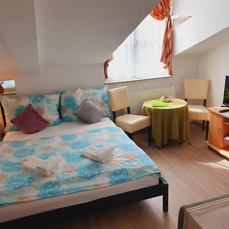 Karmelita Boutique Apartman Sopron Exterior photo