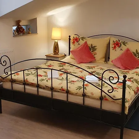 Karmelita Boutique Apartman Sopron Room photo